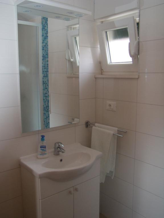 Stari Dvori Apartment โตรกีร์ ห้อง รูปภาพ
